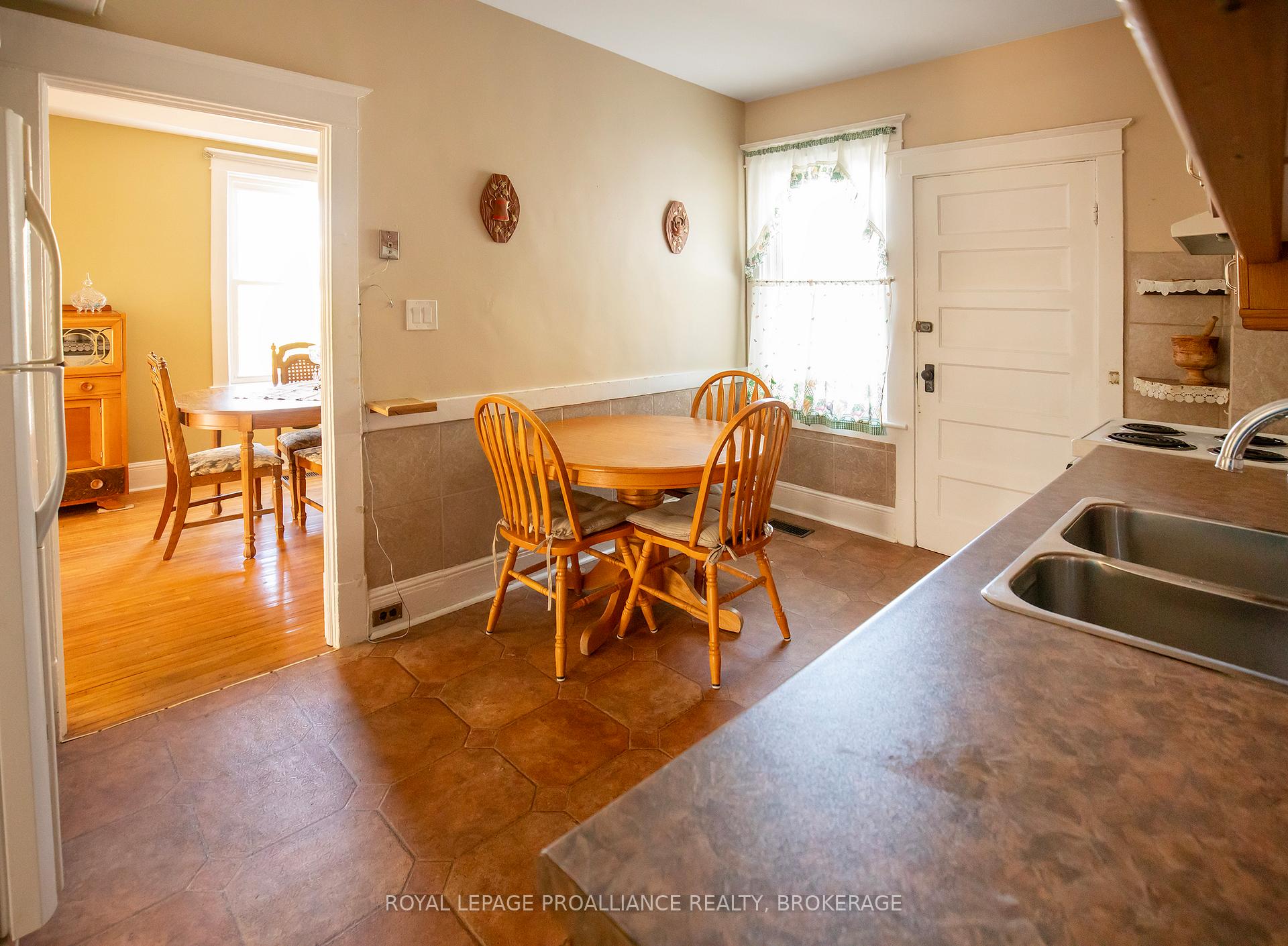 Photo 15 of 91 Hamilton Street, Kingston, East of Sir John A. Blvd — HOMEH