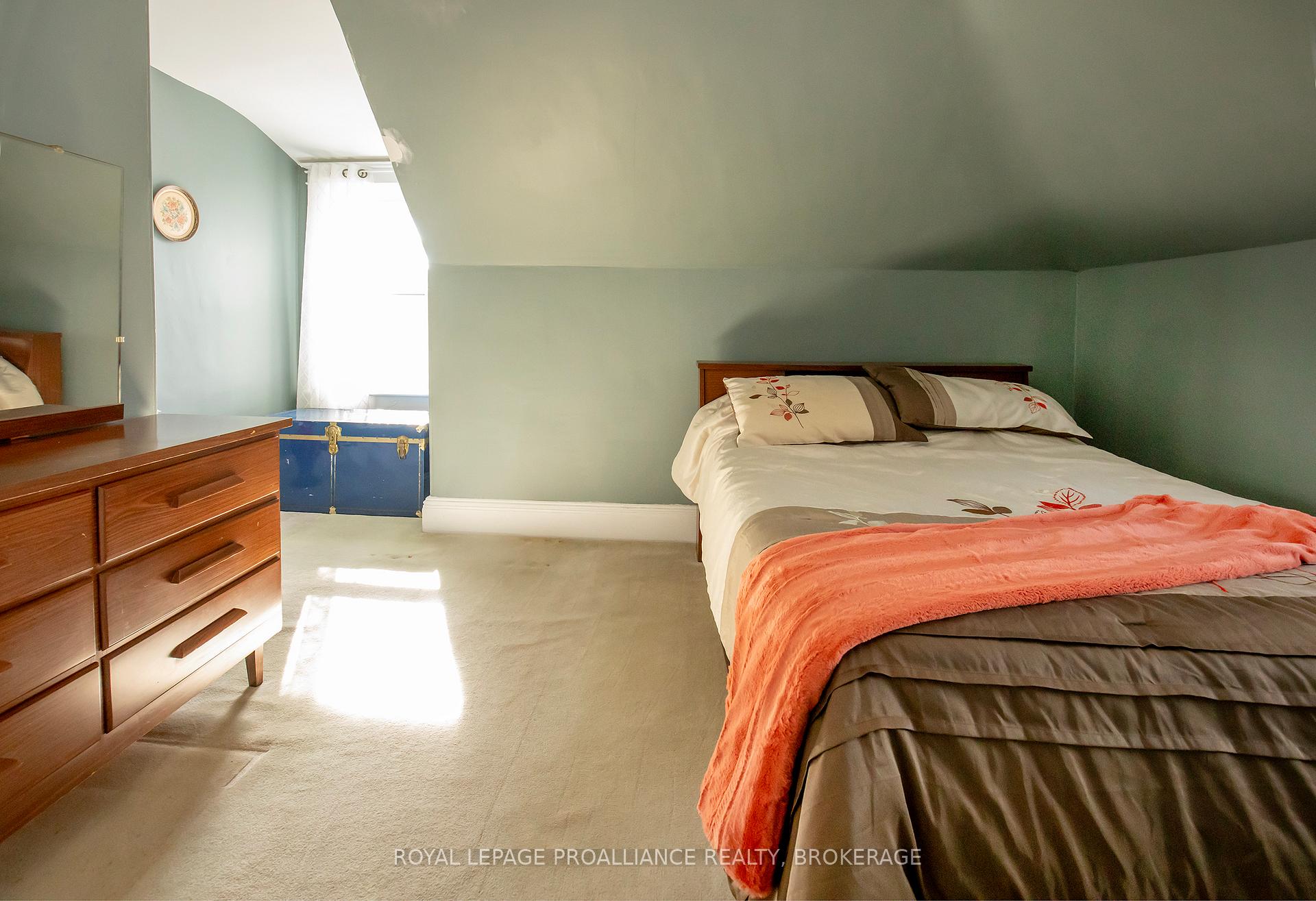 Photo 16 of 91 Hamilton Street, Kingston, East of Sir John A. Blvd — HOMEH