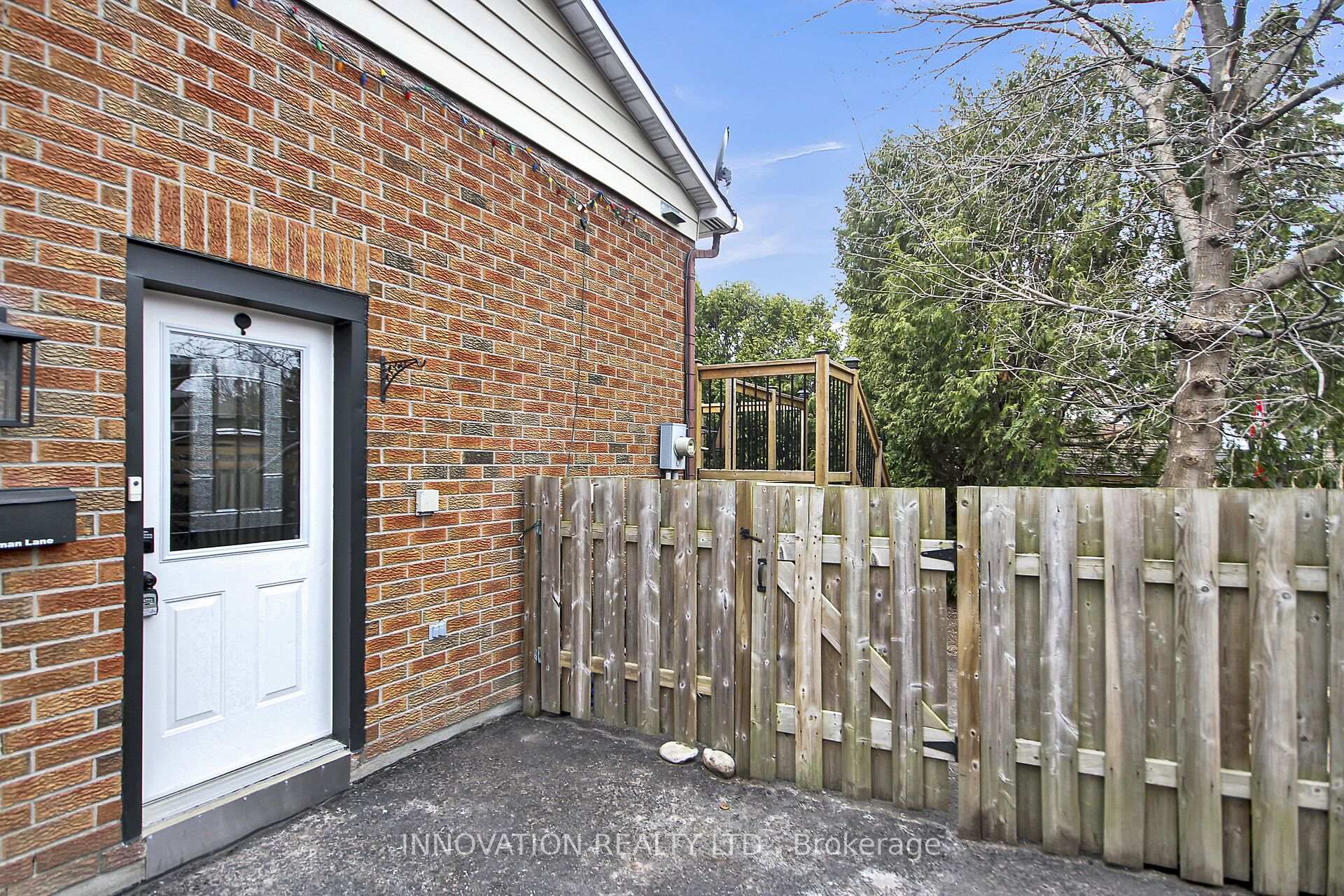 Photo 2 of 9 Spearman Lane, Ottawa, Kanata - Glencairn/Hazeldean — HOMEH