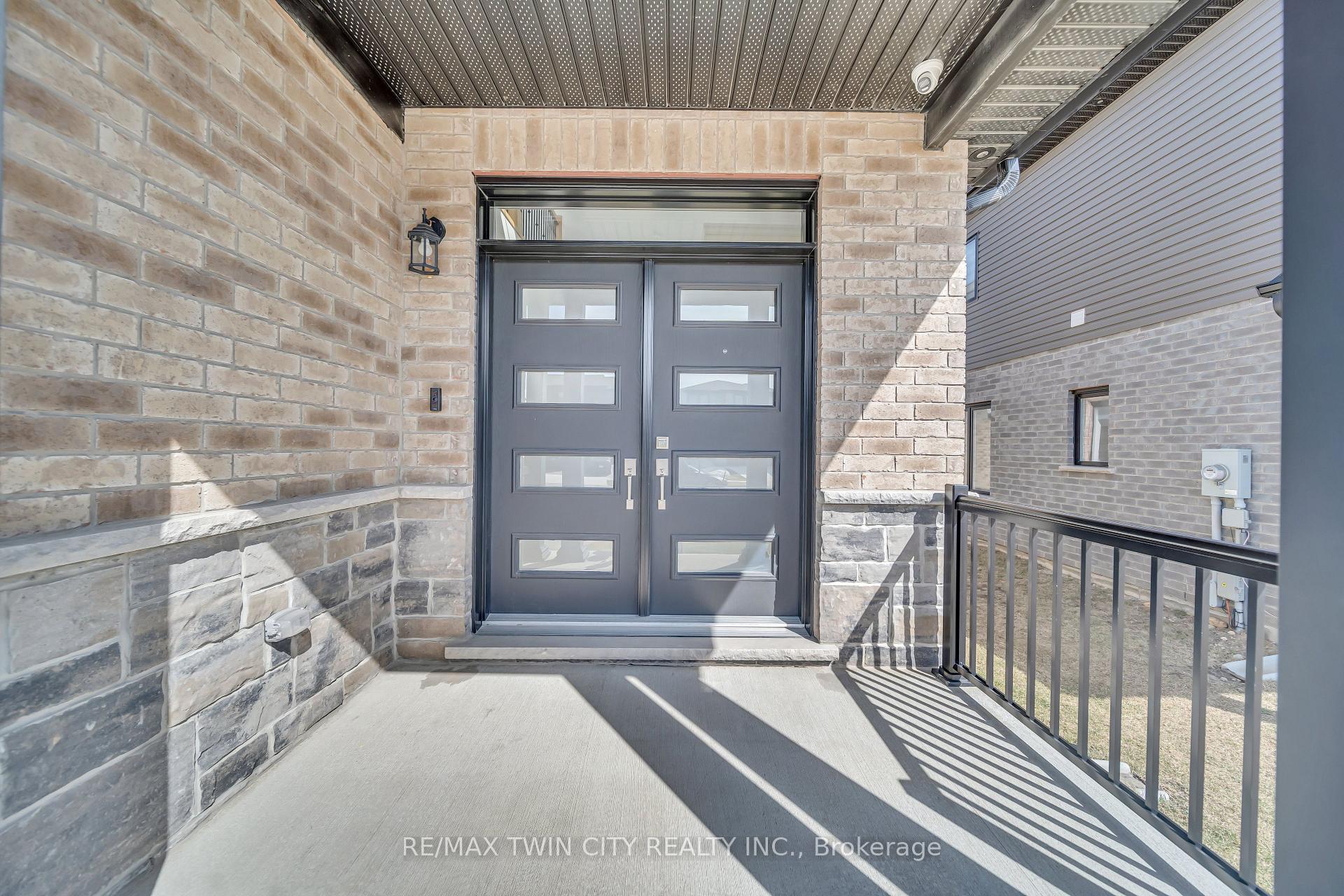 Photo 3 of 184 Otterbein Road, Kitchener — HOMEH