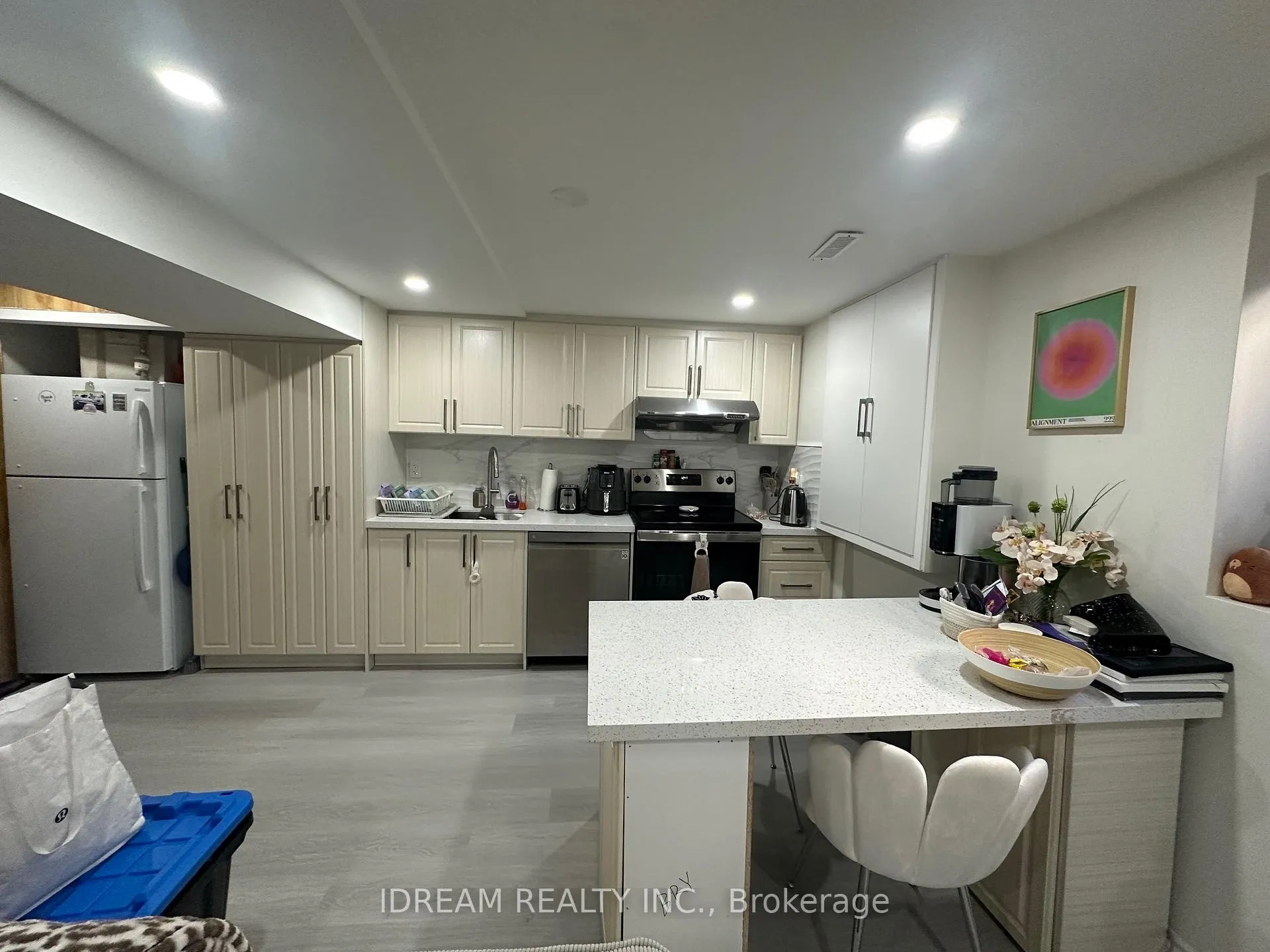 Photo 3 of Unit Bsmt, 528 Hayward Crescent, Milton, Timberlea — HOMEH