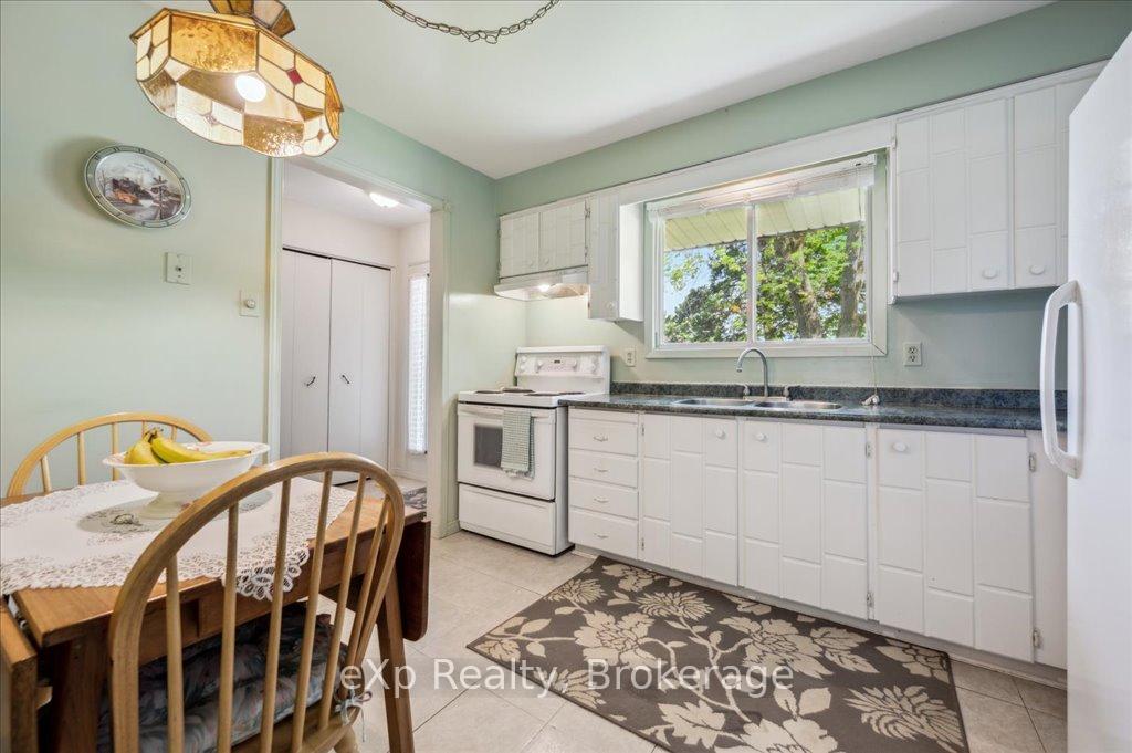 Photo 7 of 133 Ingleside Drive, Kitchener — HOMEH