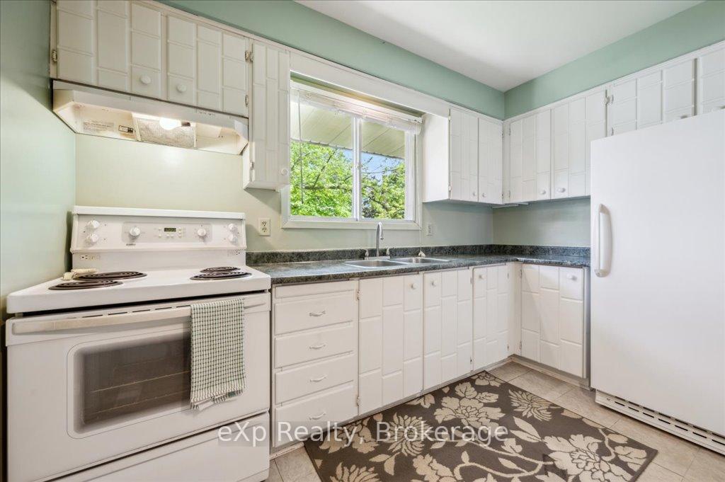 Photo 8 of 133 Ingleside Drive, Kitchener — HOMEH