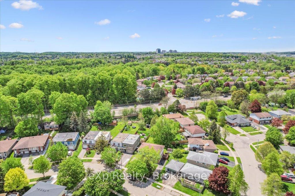 Photo 24 of 133 Ingleside Drive, Kitchener — HOMEH