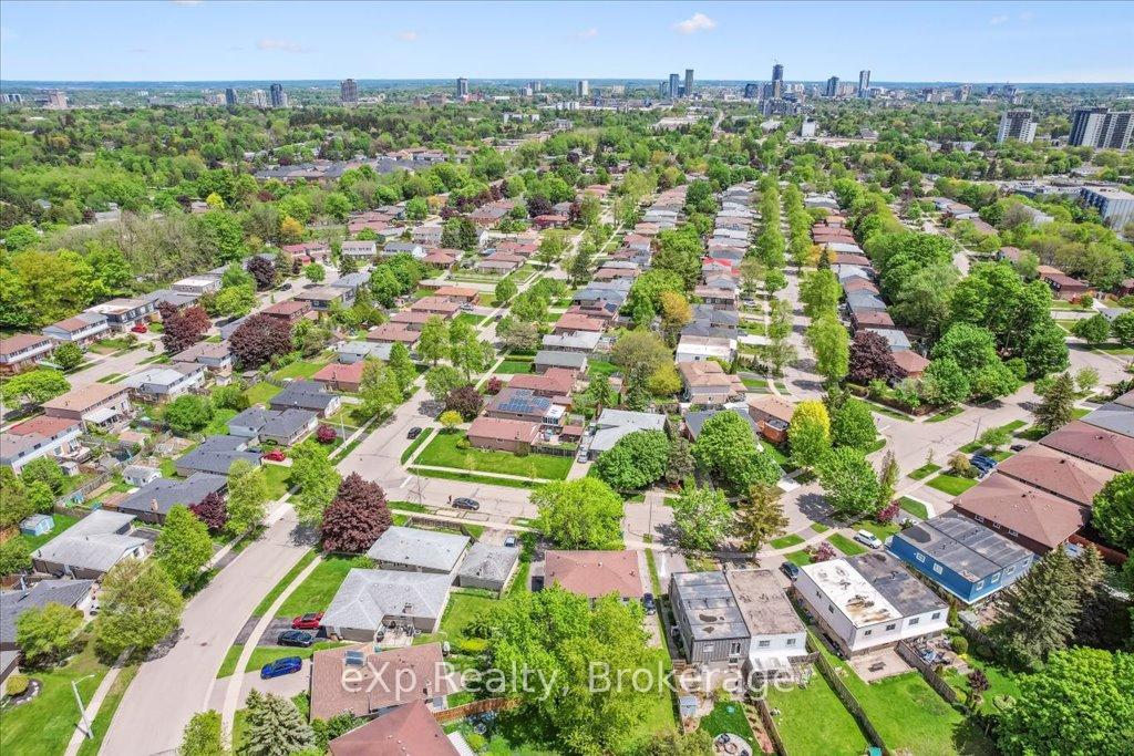 Photo 25 of 133 Ingleside Drive, Kitchener — HOMEH
