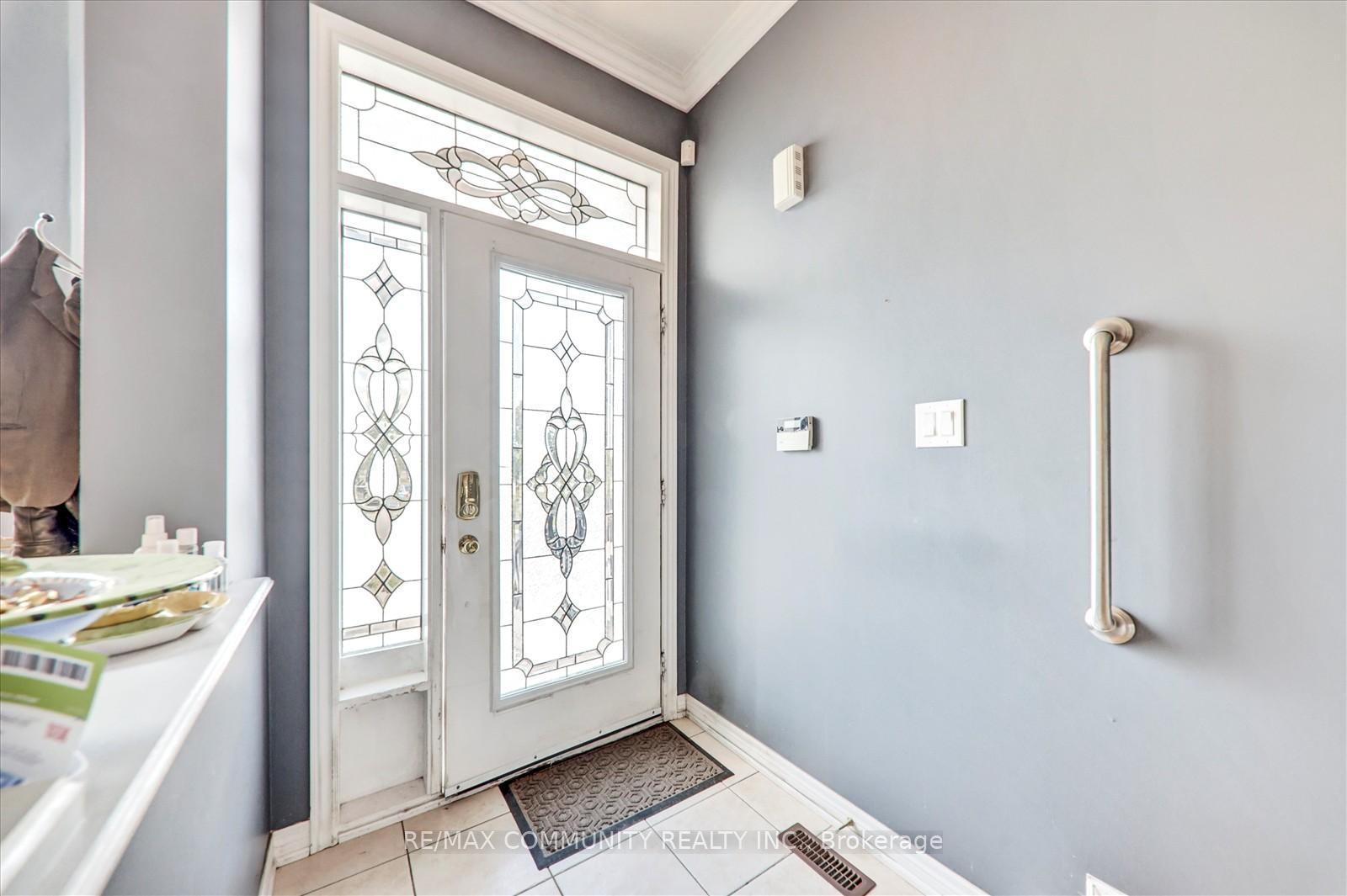 Photo 6 of 37 Condarcuri Crescent, Markham, Box Grove — HOMEH