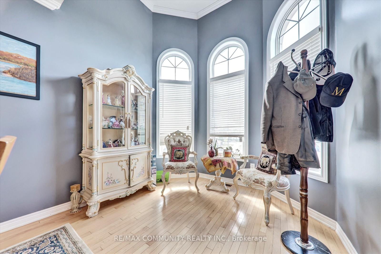 Photo 8 of 37 Condarcuri Crescent, Markham, Box Grove — HOMEH