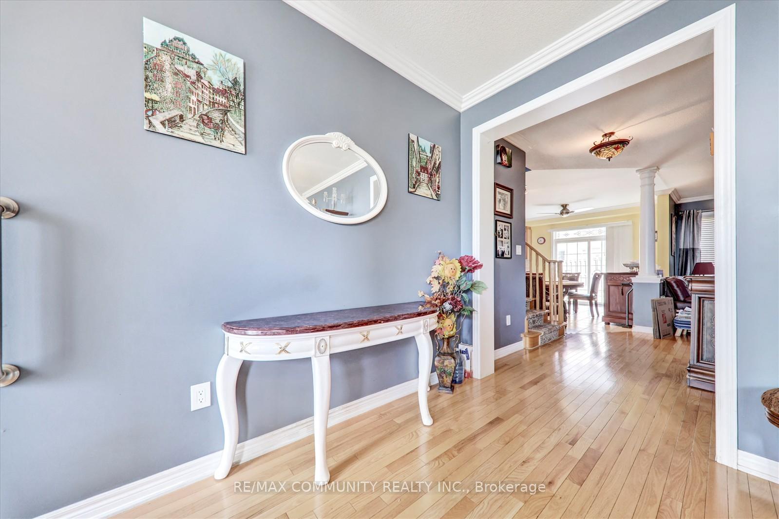 Photo 10 of 37 Condarcuri Crescent, Markham, Box Grove — HOMEH