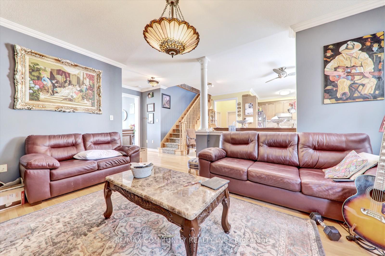 Photo 14 of 37 Condarcuri Crescent, Markham, Box Grove — HOMEH