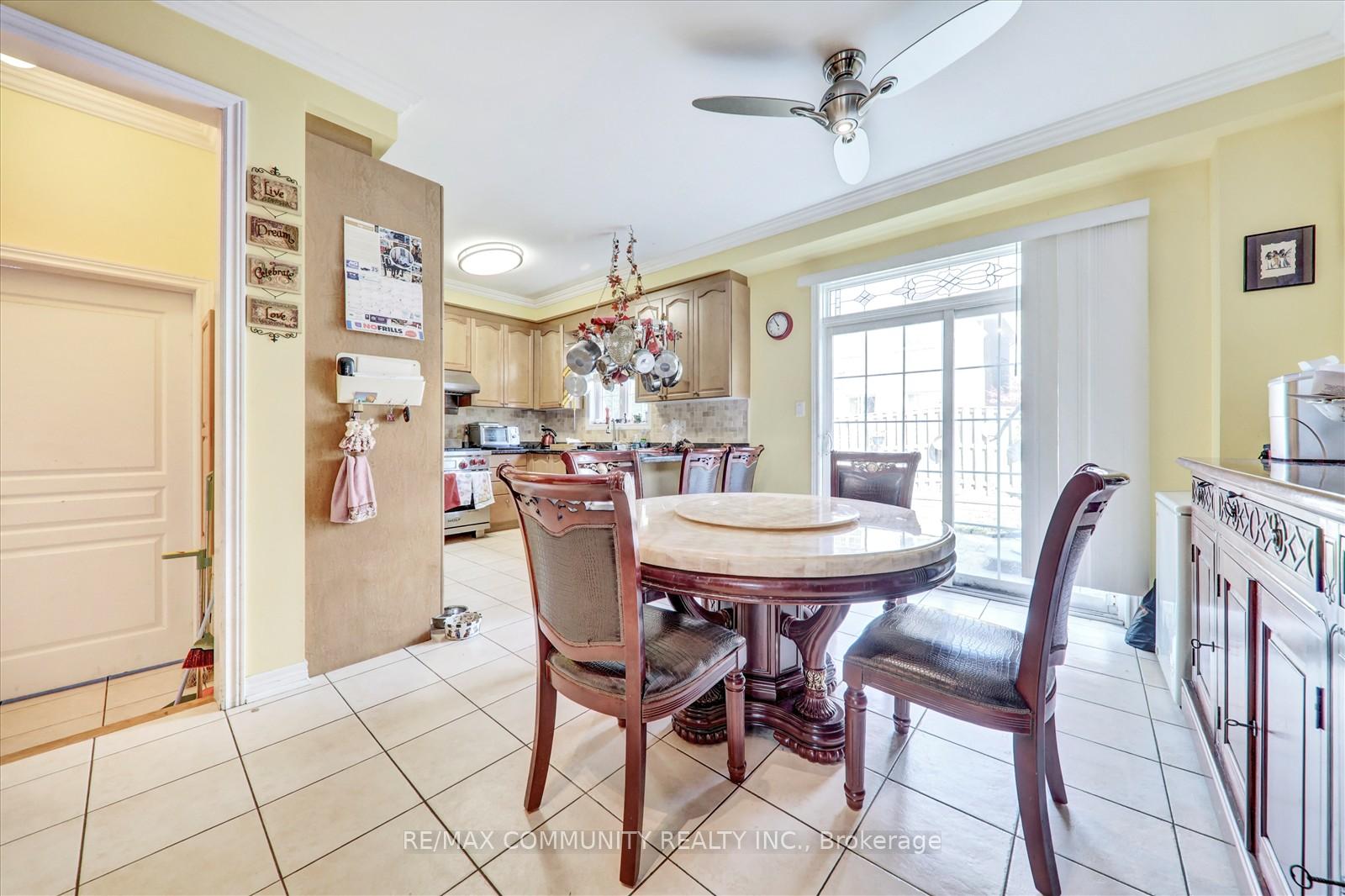 Photo 16 of 37 Condarcuri Crescent, Markham, Box Grove — HOMEH