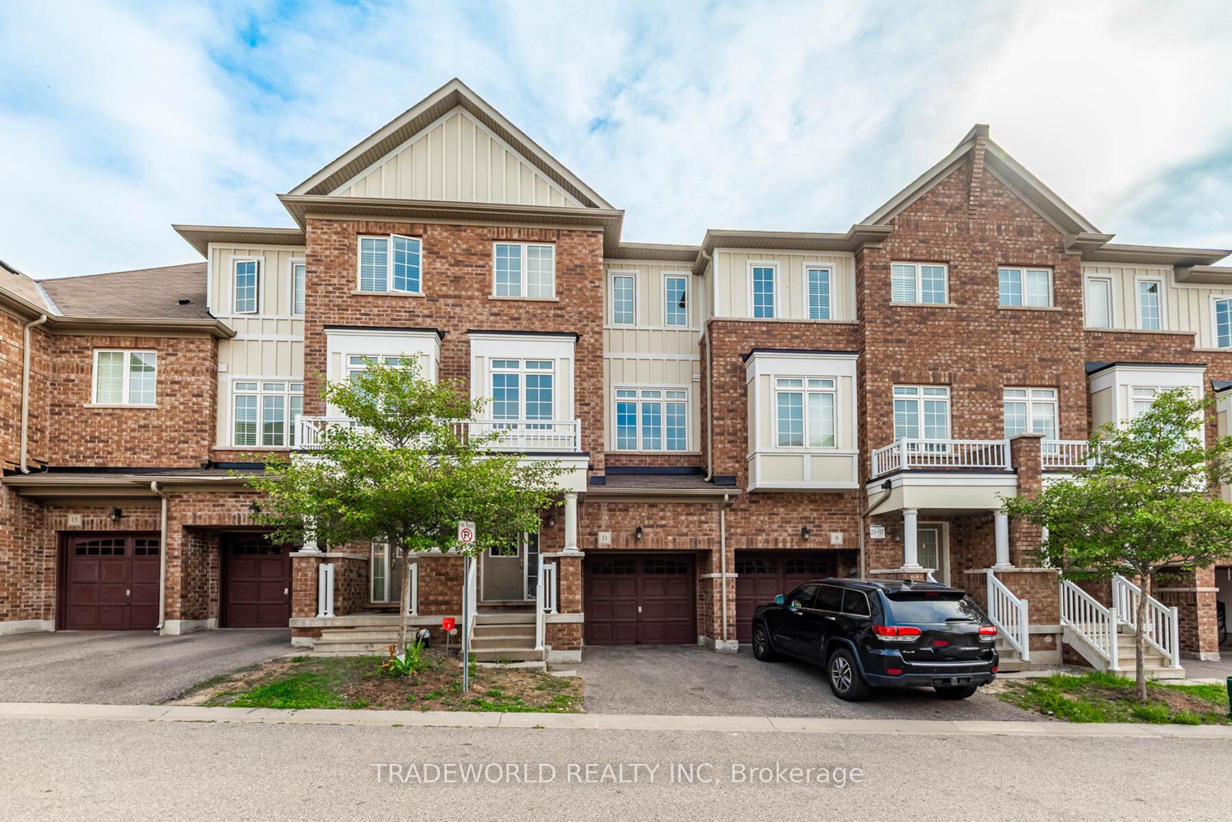 Front of 11 Roy Grove Way