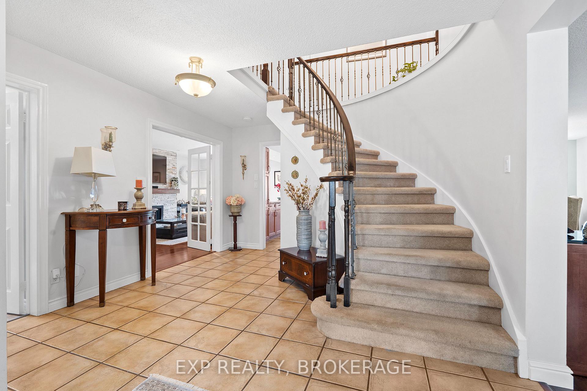 Photo 4 of 564 Braeside Crescent, Kingston, North of Taylor-Kidd Blvd — HOMEH