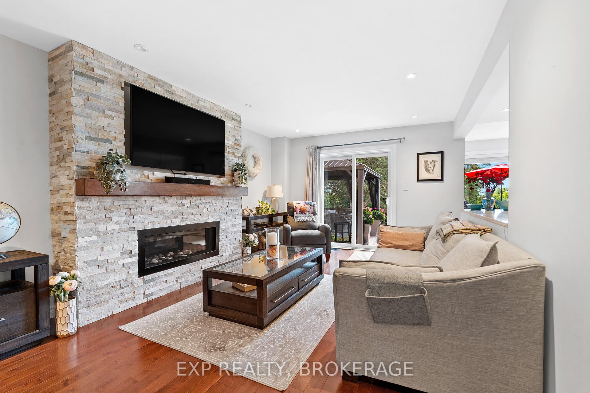 Photo 5 of 564 Braeside Crescent, Kingston, North of Taylor-Kidd Blvd — HOMEH