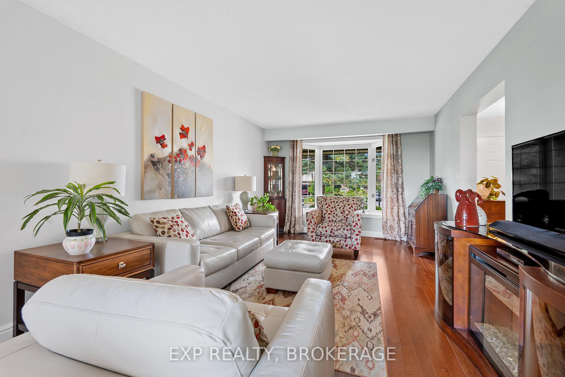 Photo 14 of 564 Braeside Crescent, Kingston, North of Taylor-Kidd Blvd — HOMEH