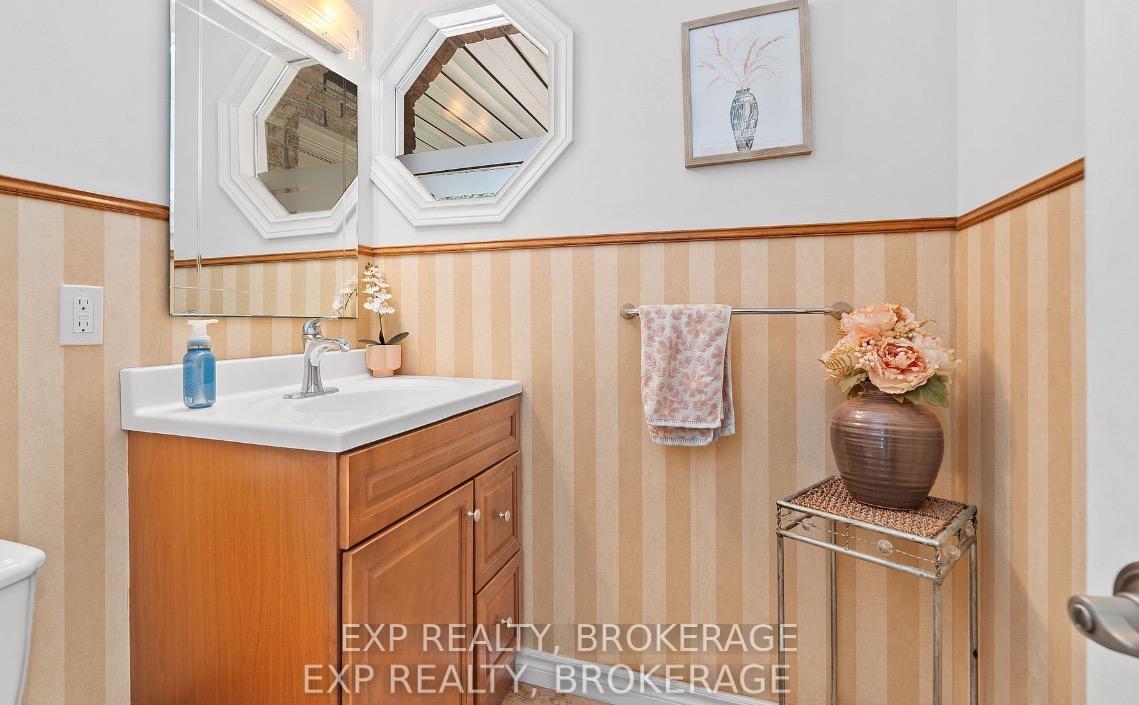 Photo 17 of 564 Braeside Crescent, Kingston, North of Taylor-Kidd Blvd — HOMEH