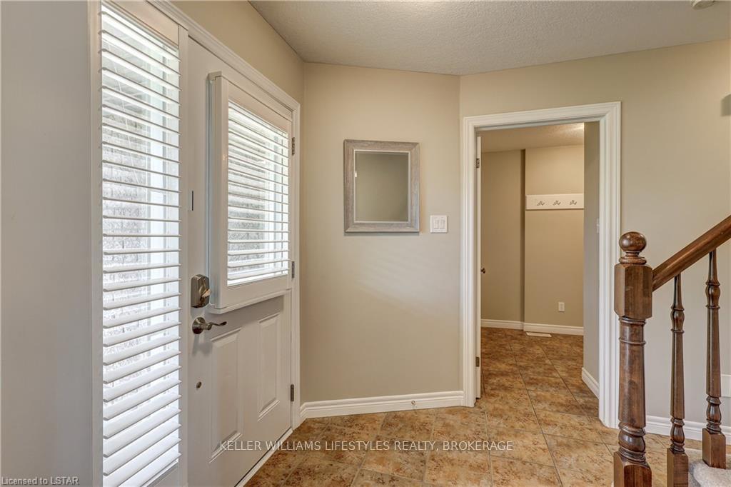 Photo 6 of 9961 Oxbow Drive, Middlesex Centre, Komoka — HOMEH