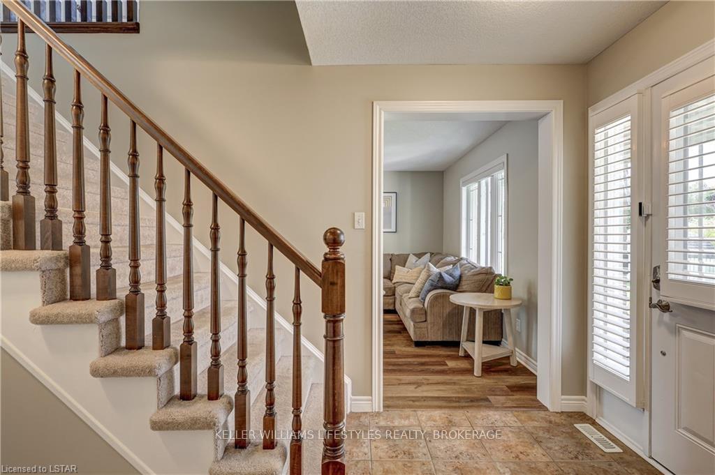 Photo 7 of 9961 Oxbow Drive, Middlesex Centre, Komoka — HOMEH