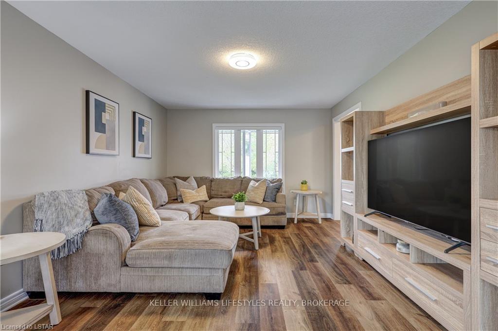 Photo 9 of 9961 Oxbow Drive, Middlesex Centre, Komoka — HOMEH