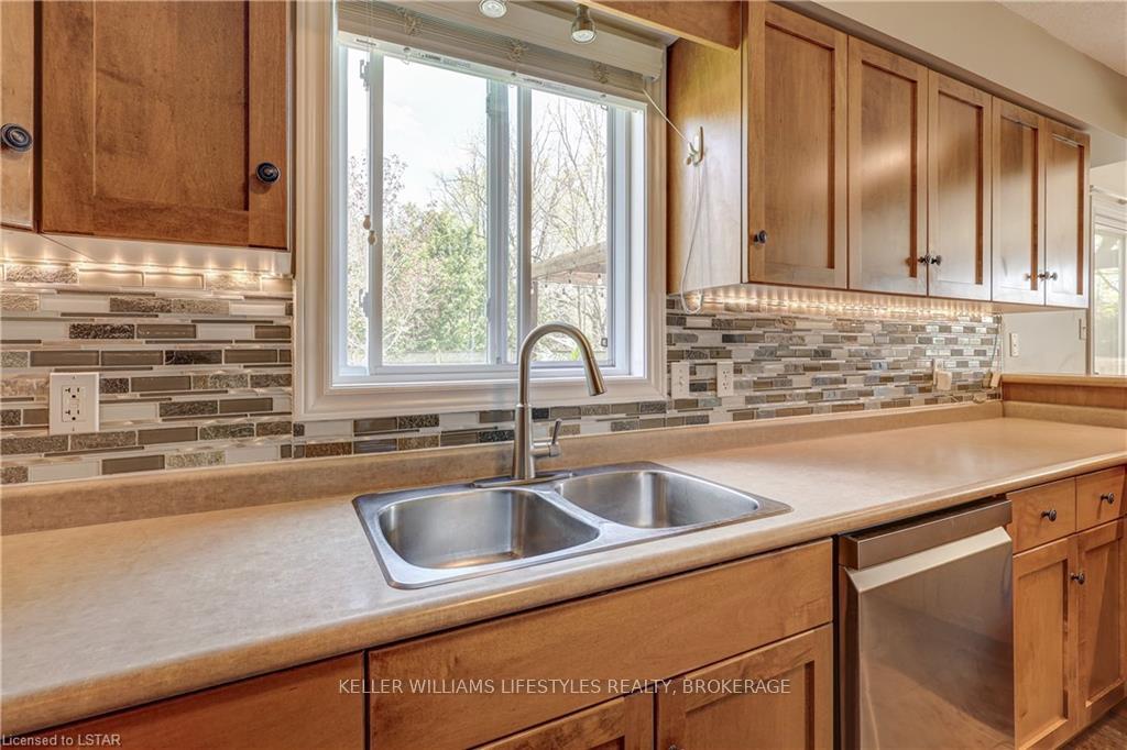 Photo 20 of 9961 Oxbow Drive, Middlesex Centre, Komoka — HOMEH