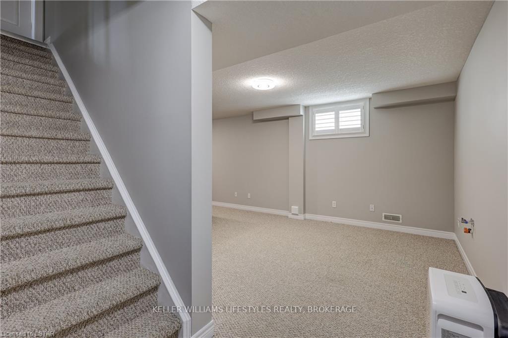 Photo 37 of 9961 Oxbow Drive, Middlesex Centre, Komoka — HOMEH