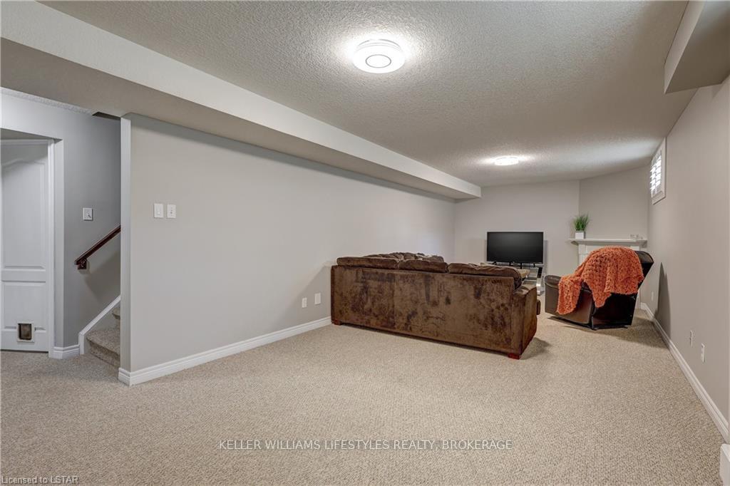 Photo 38 of 9961 Oxbow Drive, Middlesex Centre, Komoka — HOMEH