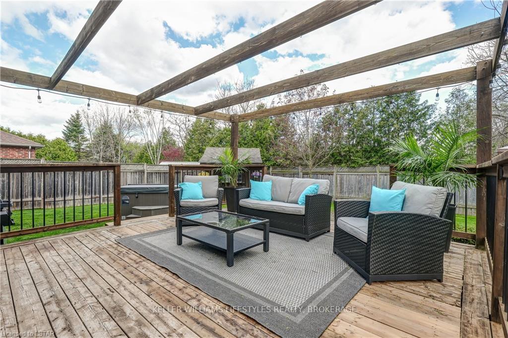 Photo 41 of 9961 Oxbow Drive, Middlesex Centre, Komoka — HOMEH
