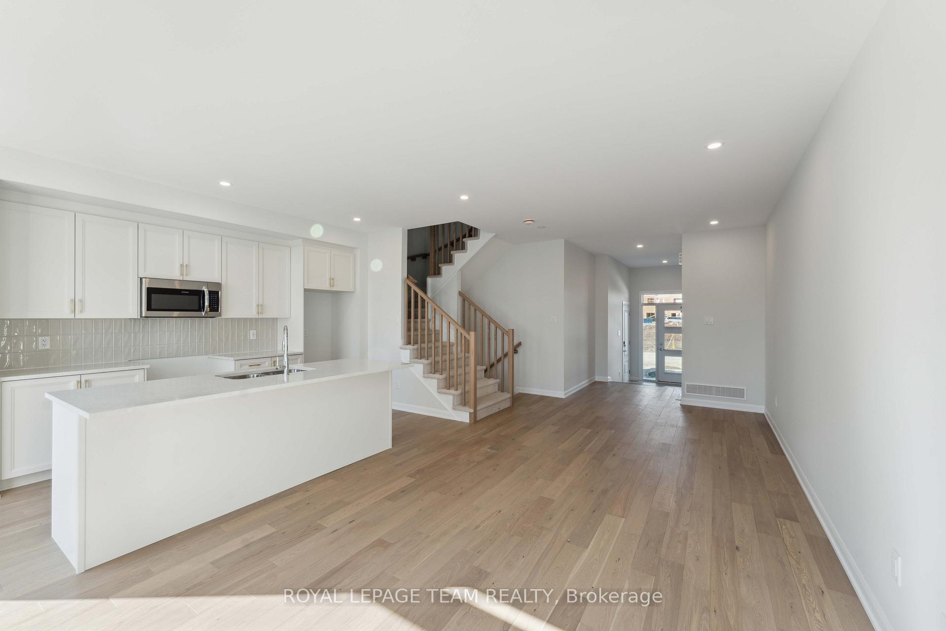 Photo 6 of 962 Locomotion Lane, Ottawa, Kanata - Emerald Meadows/Trailwest — HOMEH