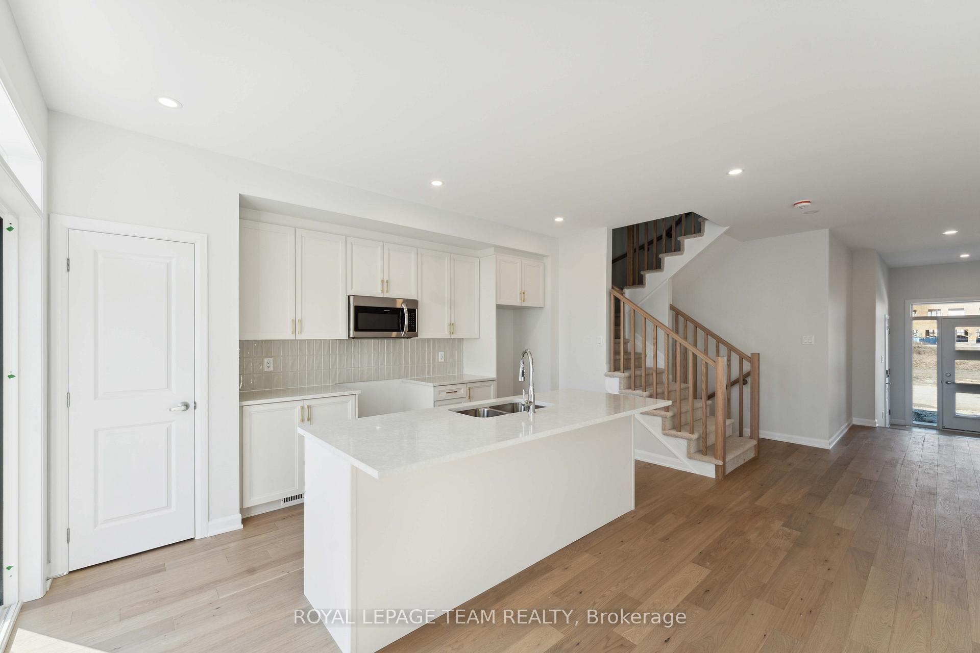 Photo 8 of 962 Locomotion Lane, Ottawa, Kanata - Emerald Meadows/Trailwest — HOMEH