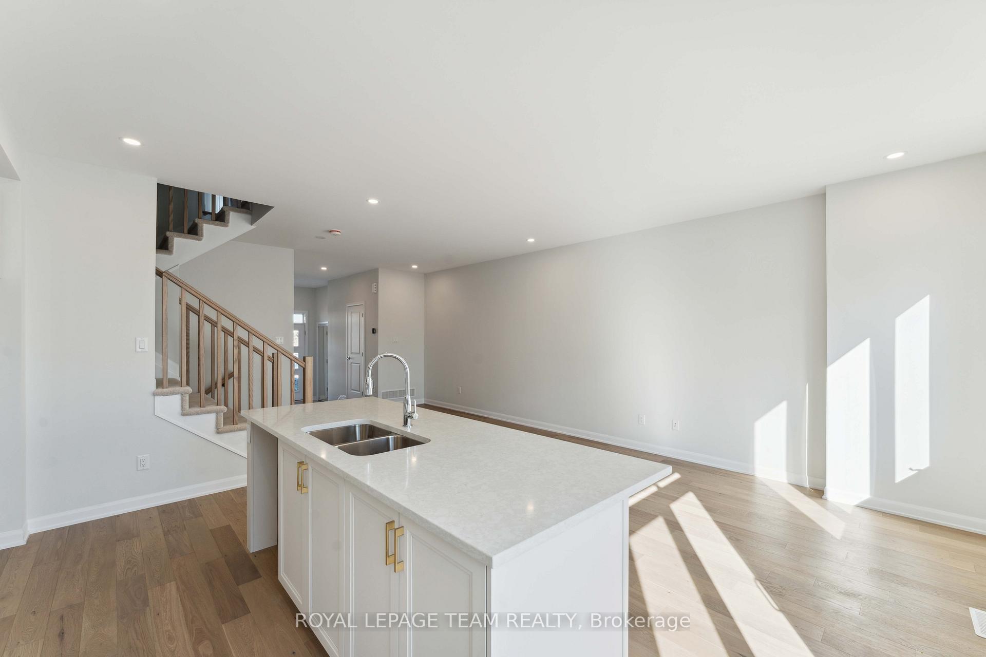Photo 9 of 962 Locomotion Lane, Ottawa, Kanata - Emerald Meadows/Trailwest — HOMEH