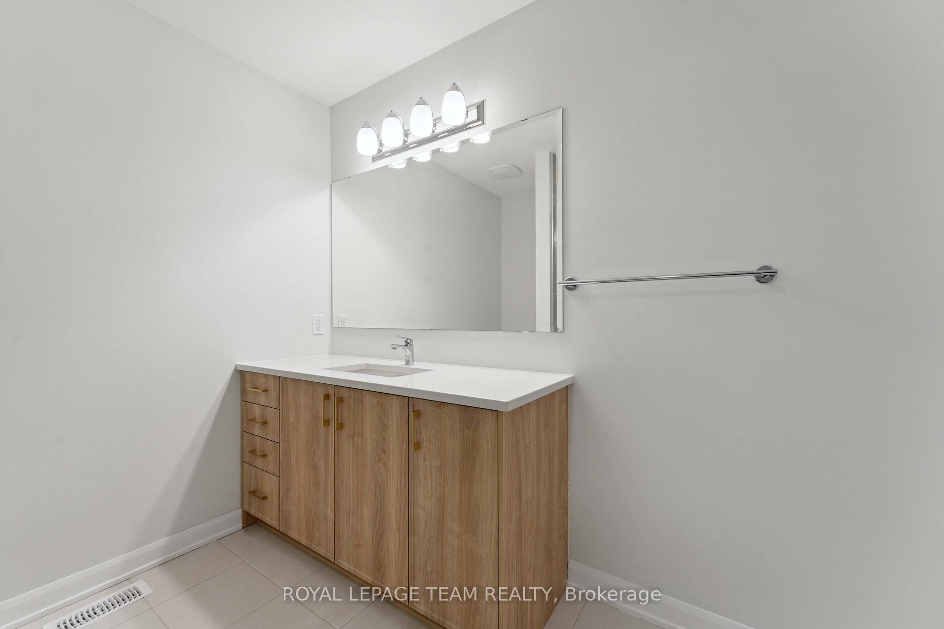 Photo 15 of 962 Locomotion Lane, Ottawa, Kanata - Emerald Meadows/Trailwest — HOMEH
