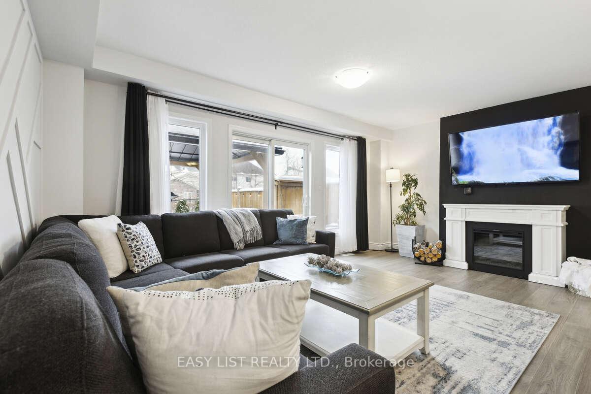 Photo 4 of 75 Meadowridge Street, Kitchener — HOMEH