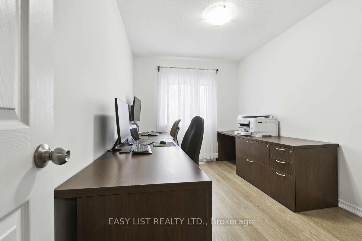 Photo 25 of 75 Meadowridge Street, Kitchener — HOMEH