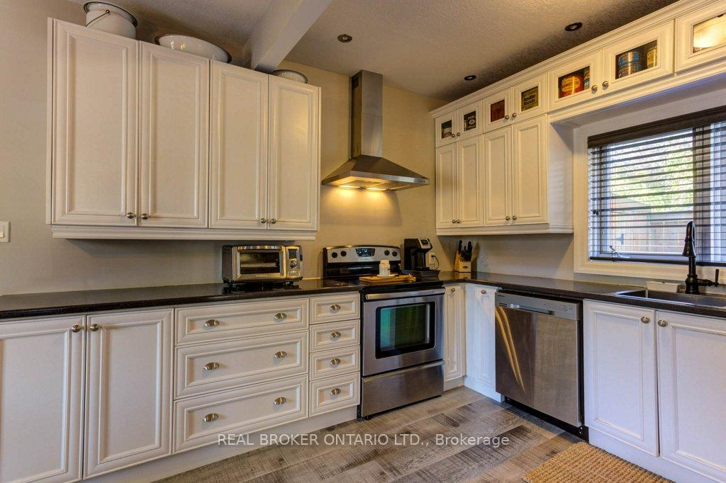 Photo 14 of 370 Main Street E, Minto — HOMEH