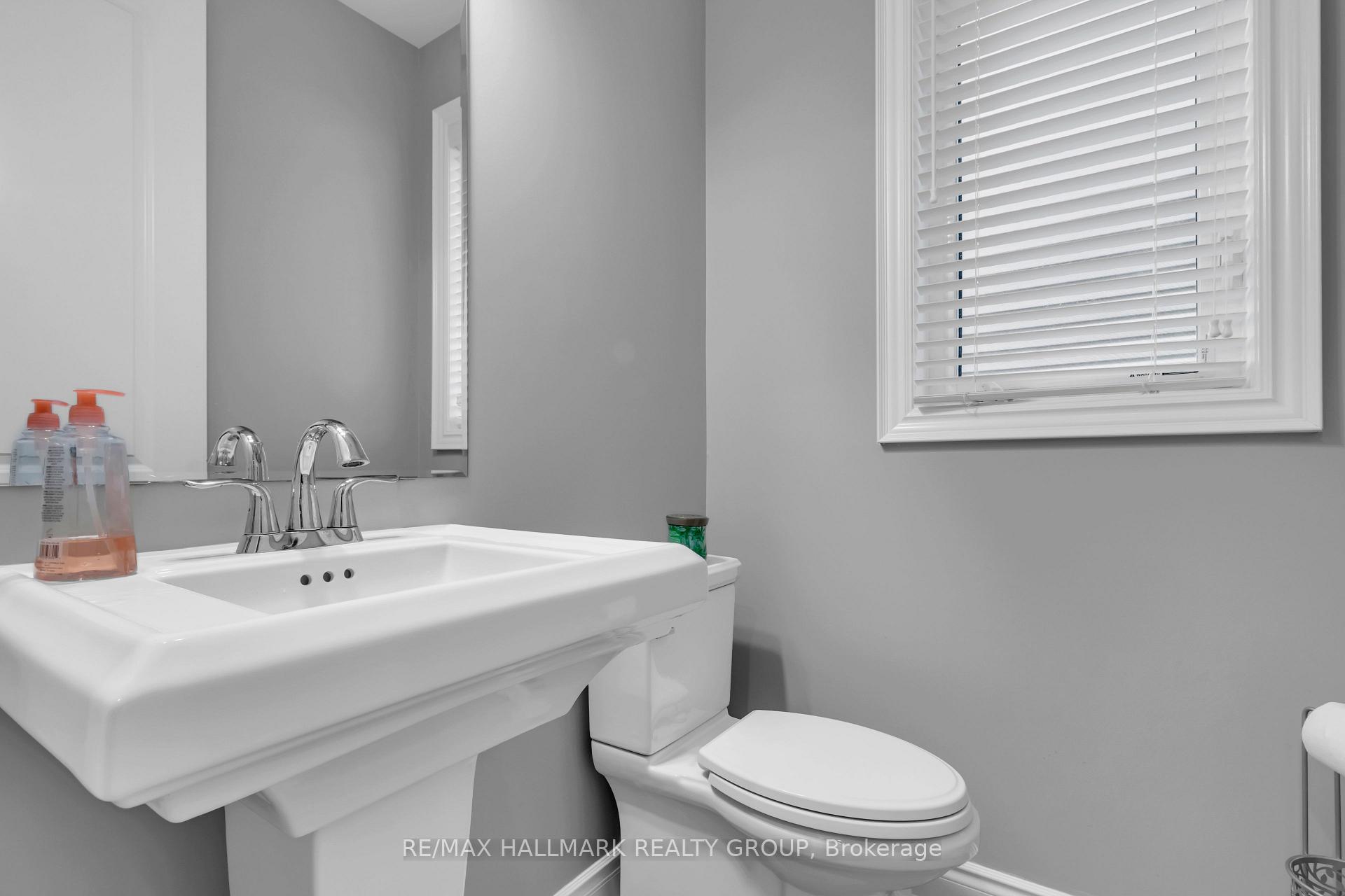 Photo 5 of 634 Silver Spruce Way, Ottawa, Kanata - Emerald Meadows/Trailwest — HOMEH