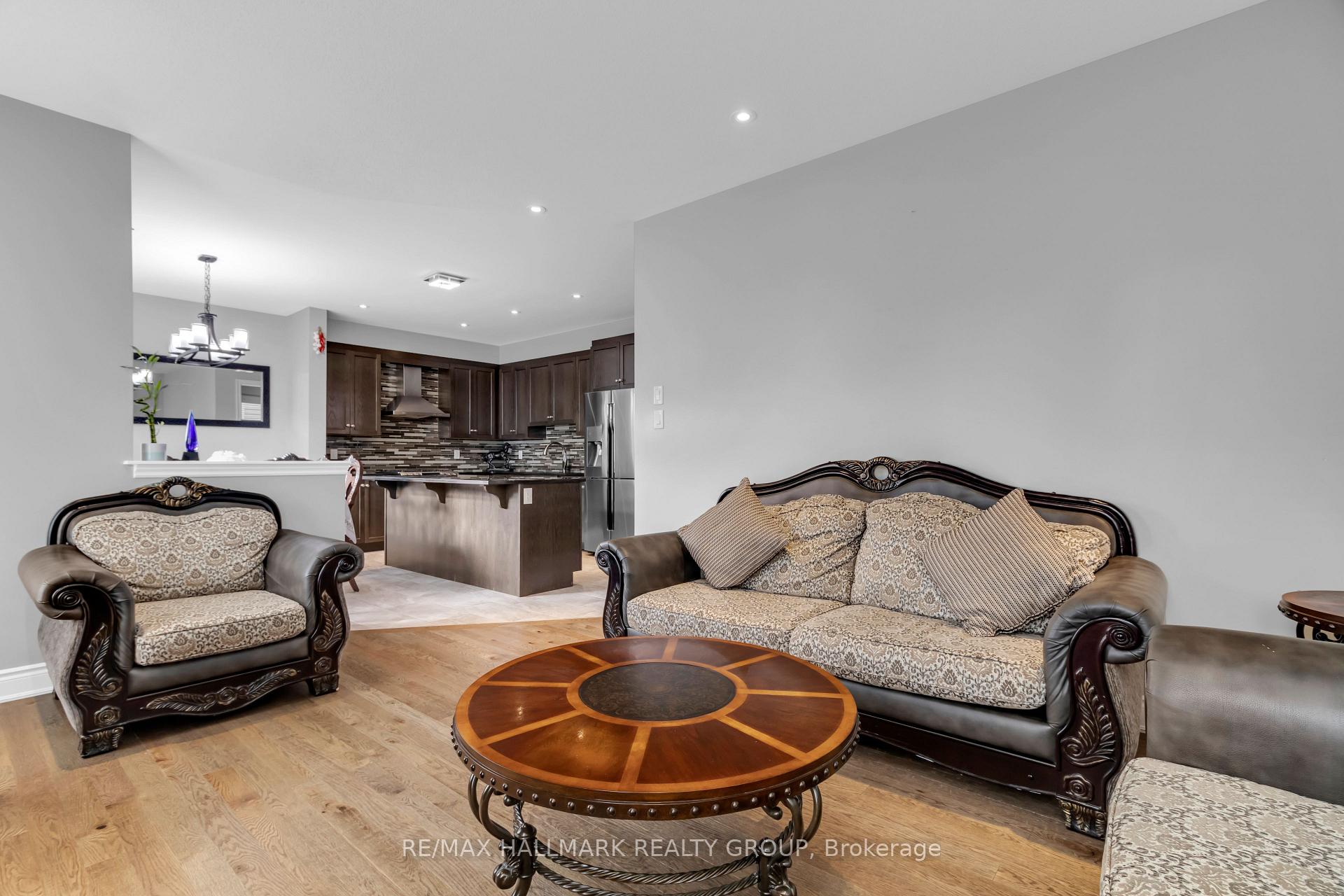 Photo 13 of 634 Silver Spruce Way, Ottawa, Kanata - Emerald Meadows/Trailwest — HOMEH