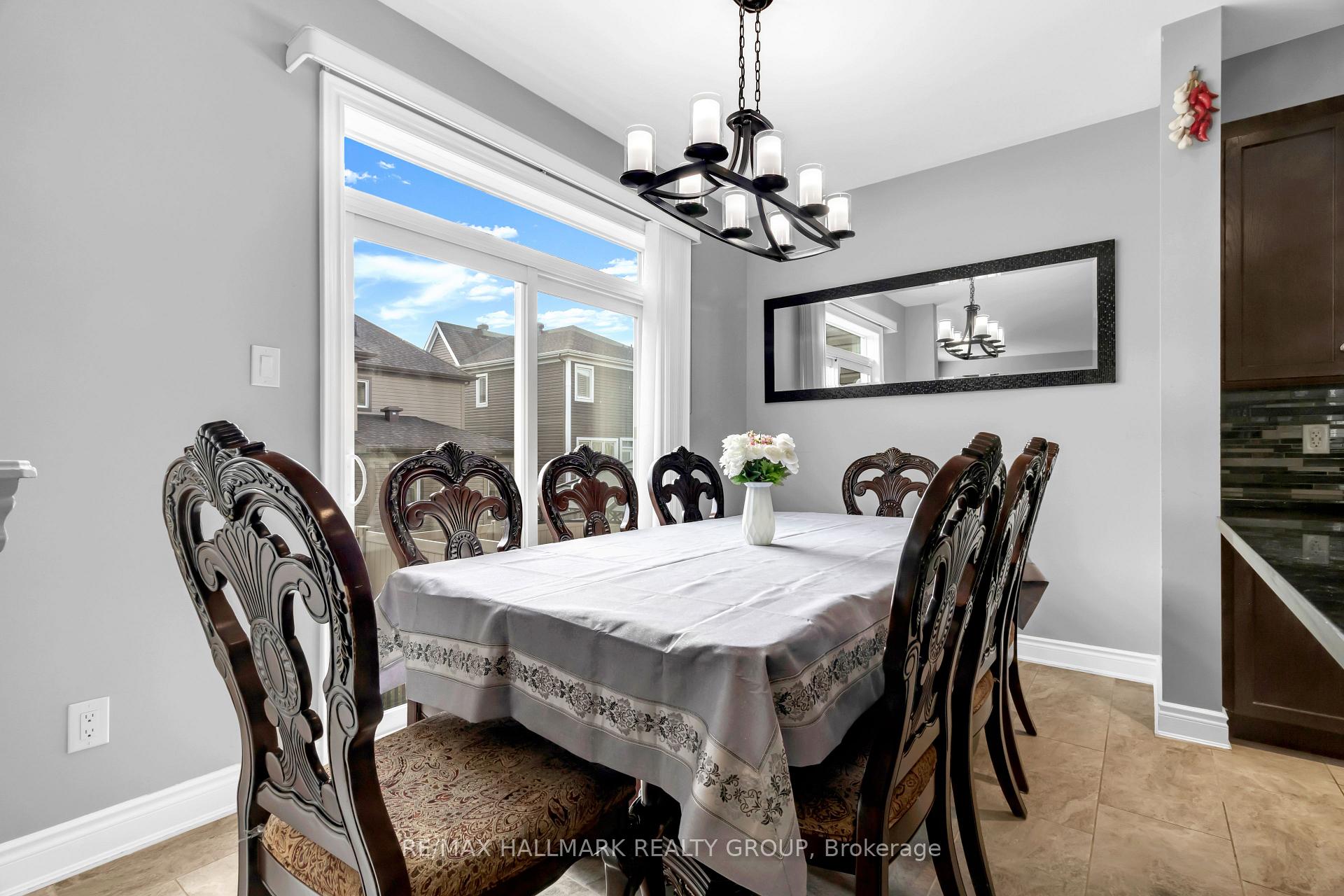 Photo 14 of 634 Silver Spruce Way, Ottawa, Kanata - Emerald Meadows/Trailwest — HOMEH