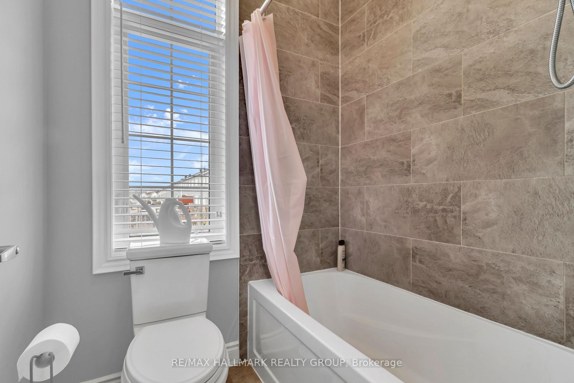 Photo 22 of 634 Silver Spruce Way, Ottawa, Kanata - Emerald Meadows/Trailwest — HOMEH