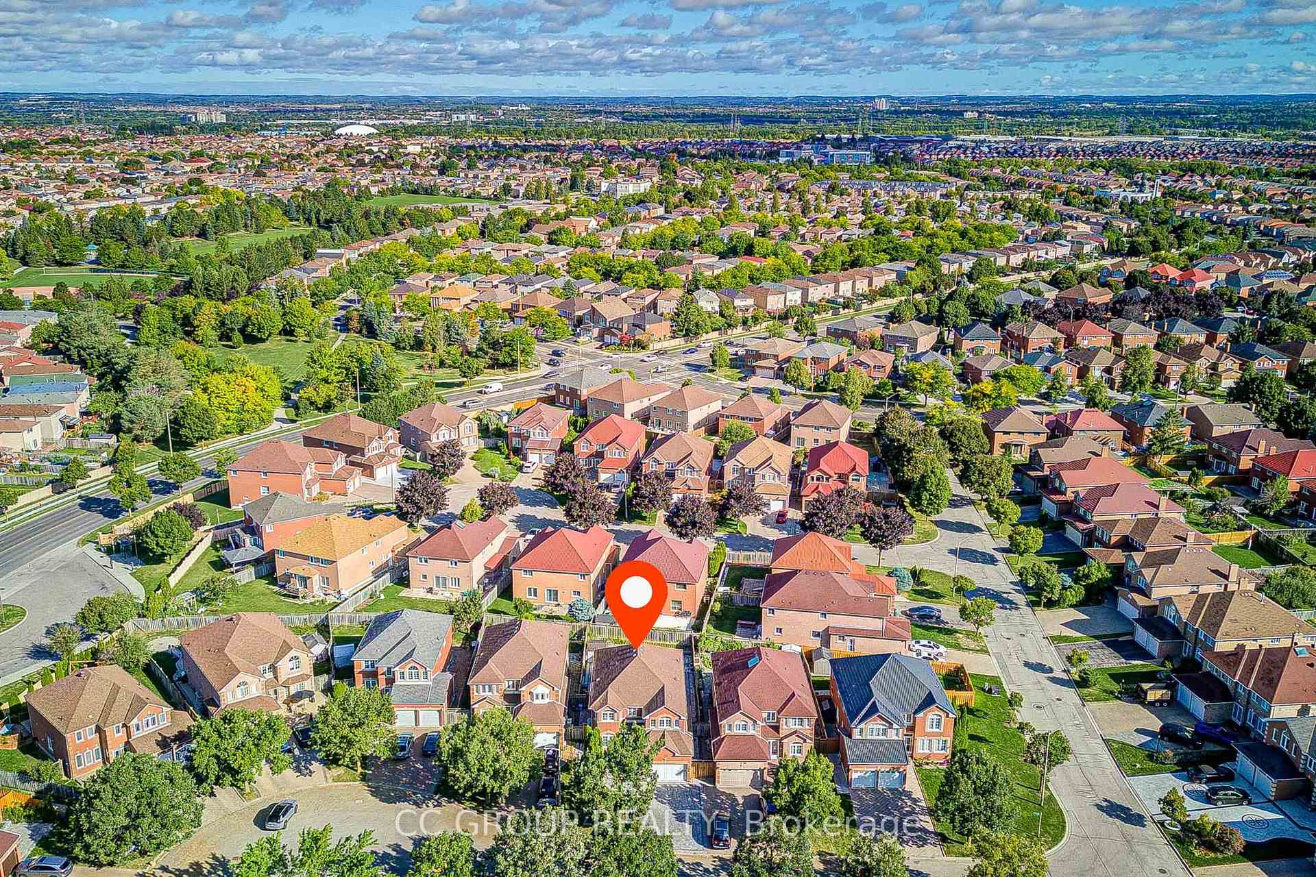 Photo 5 of 133 Joycedale Street, Markham, Middlefield — HOMEH