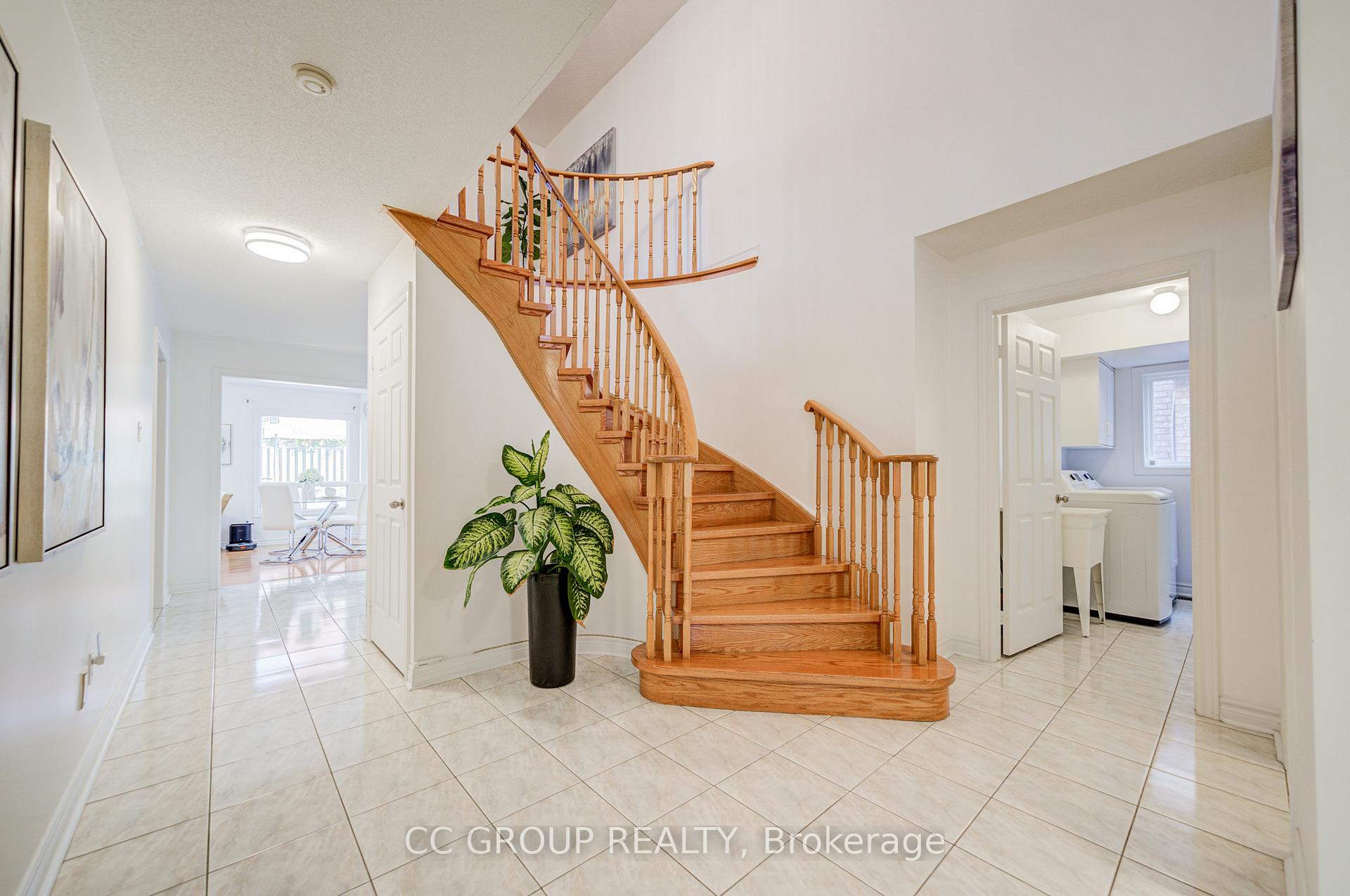 Photo 7 of 133 Joycedale Street, Markham, Middlefield — HOMEH