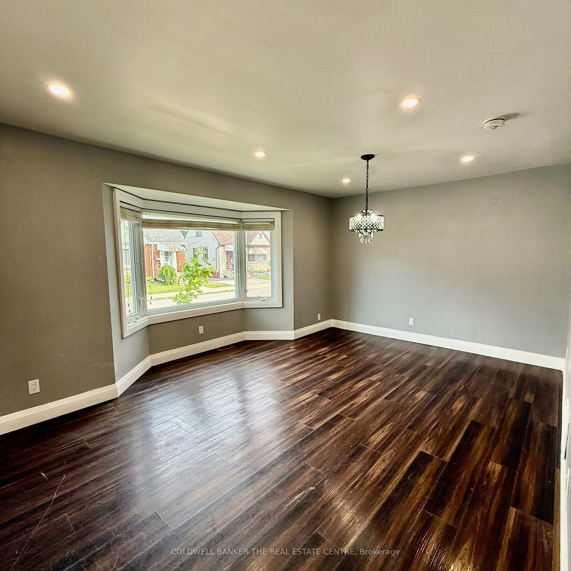 Photo 10 of 82 East 12th Street, Hamilton, Inch Park — HOMEH