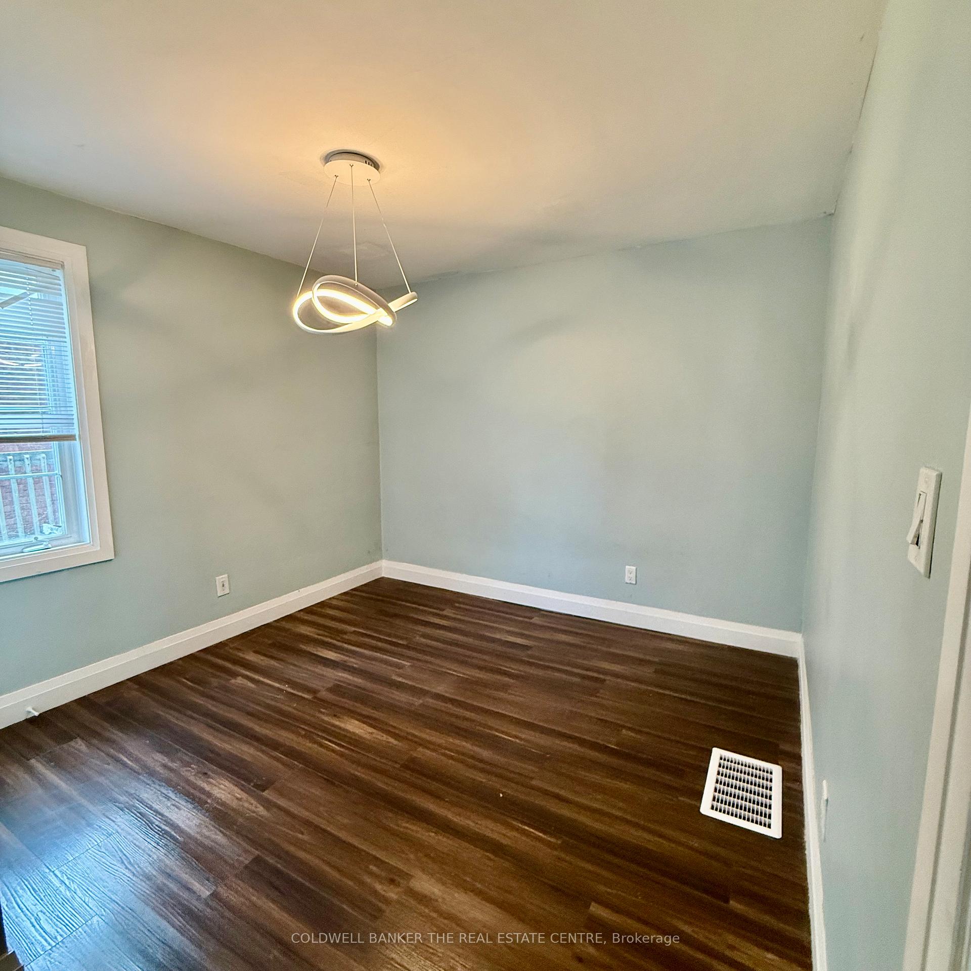 Photo 13 of 82 East 12th Street, Hamilton, Inch Park — HOMEH