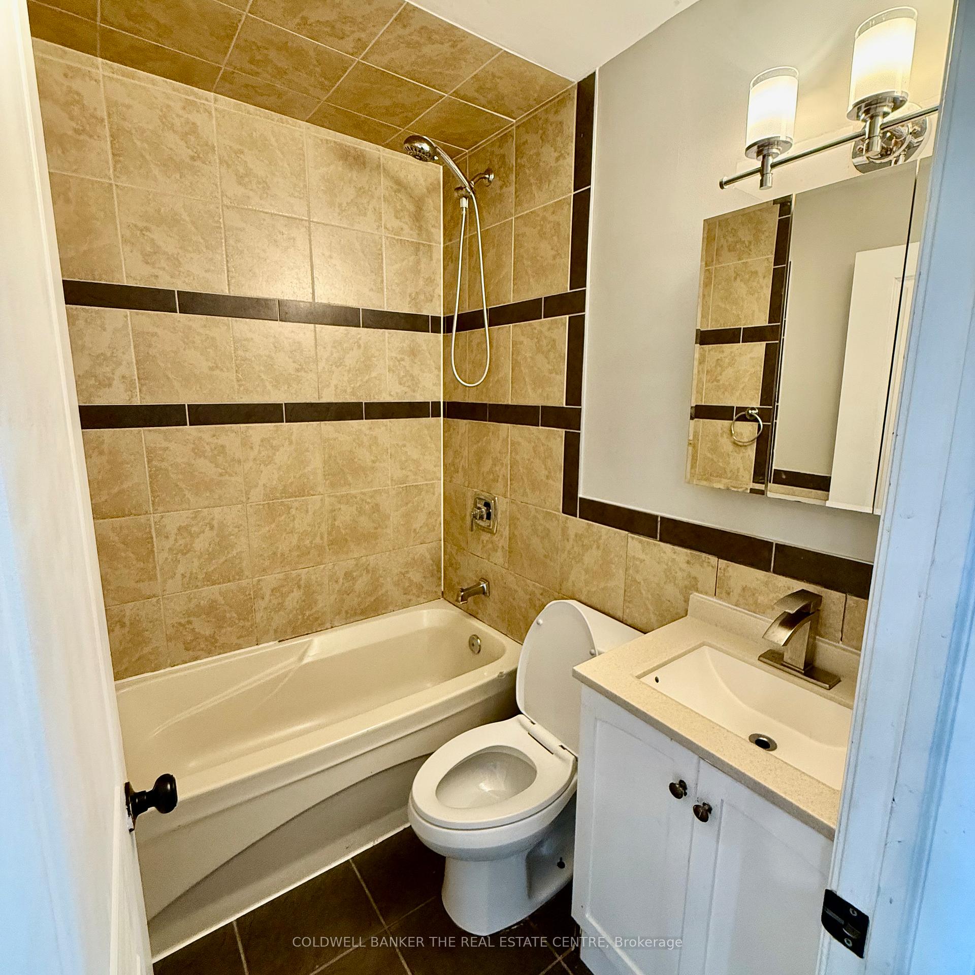 Photo 15 of 82 East 12th Street, Hamilton, Inch Park — HOMEH