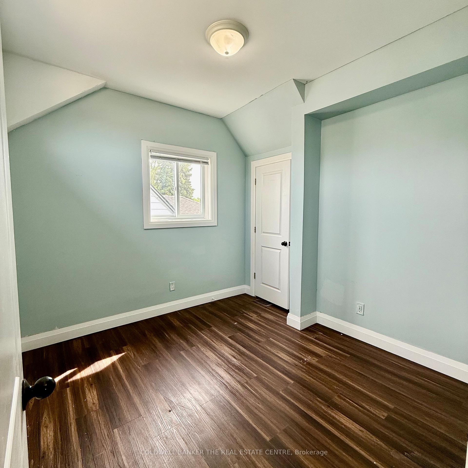 Photo 24 of 82 East 12th Street, Hamilton, Inch Park — HOMEH