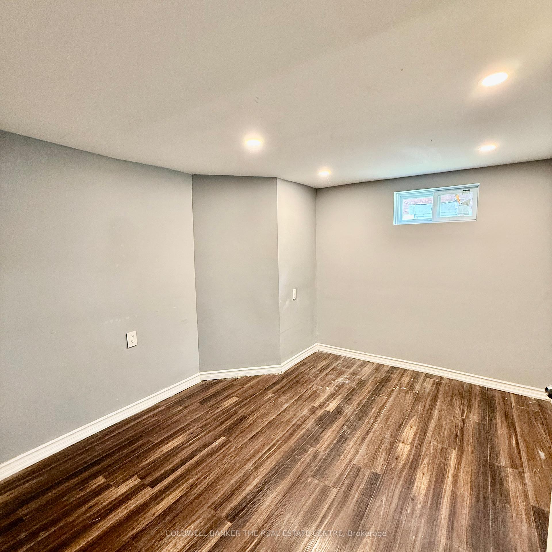 Photo 33 of 82 East 12th Street, Hamilton, Inch Park — HOMEH