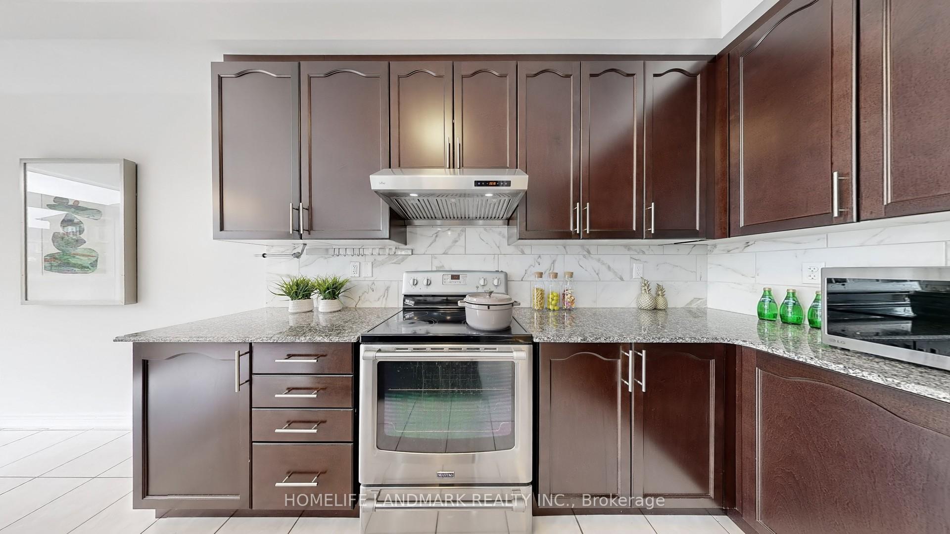 Photo 12 of 16 Percy Stover Drive, Markham, Berczy — HOMEH