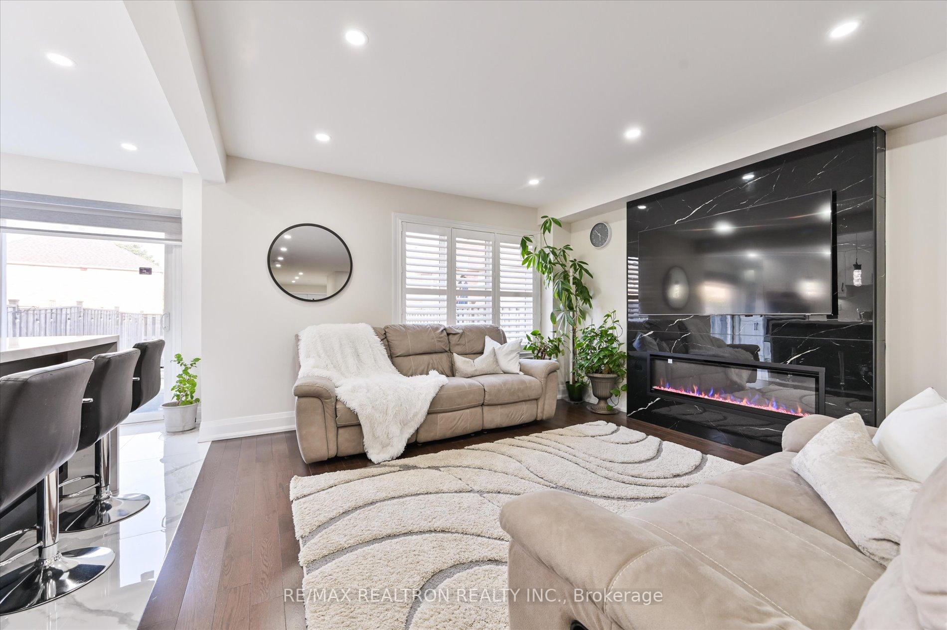 Photo 11 of 51 Harry Blaylock Drive, Markham, Greensborough — HOMEH