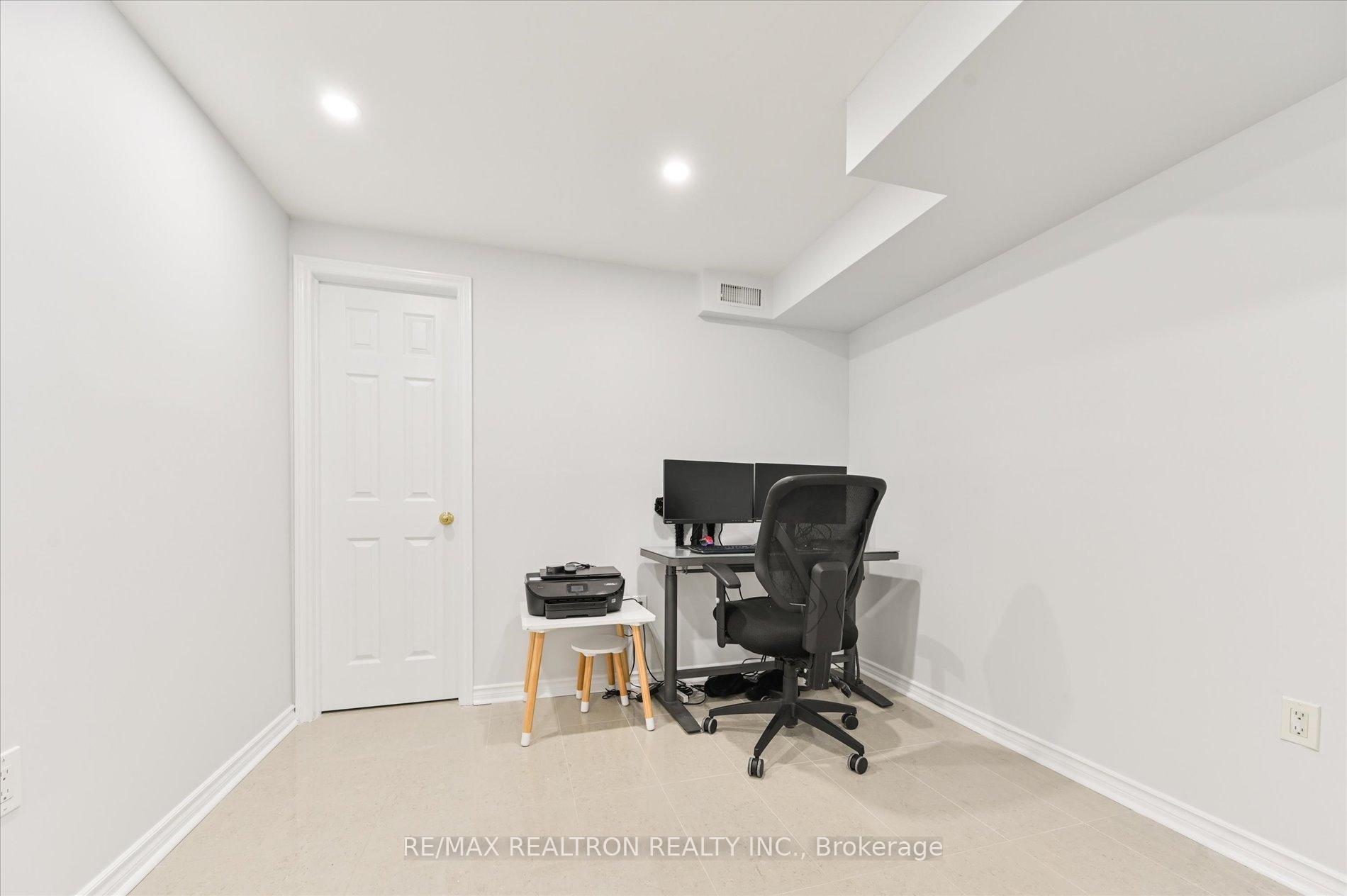 Photo 31 of 51 Harry Blaylock Drive, Markham, Greensborough — HOMEH