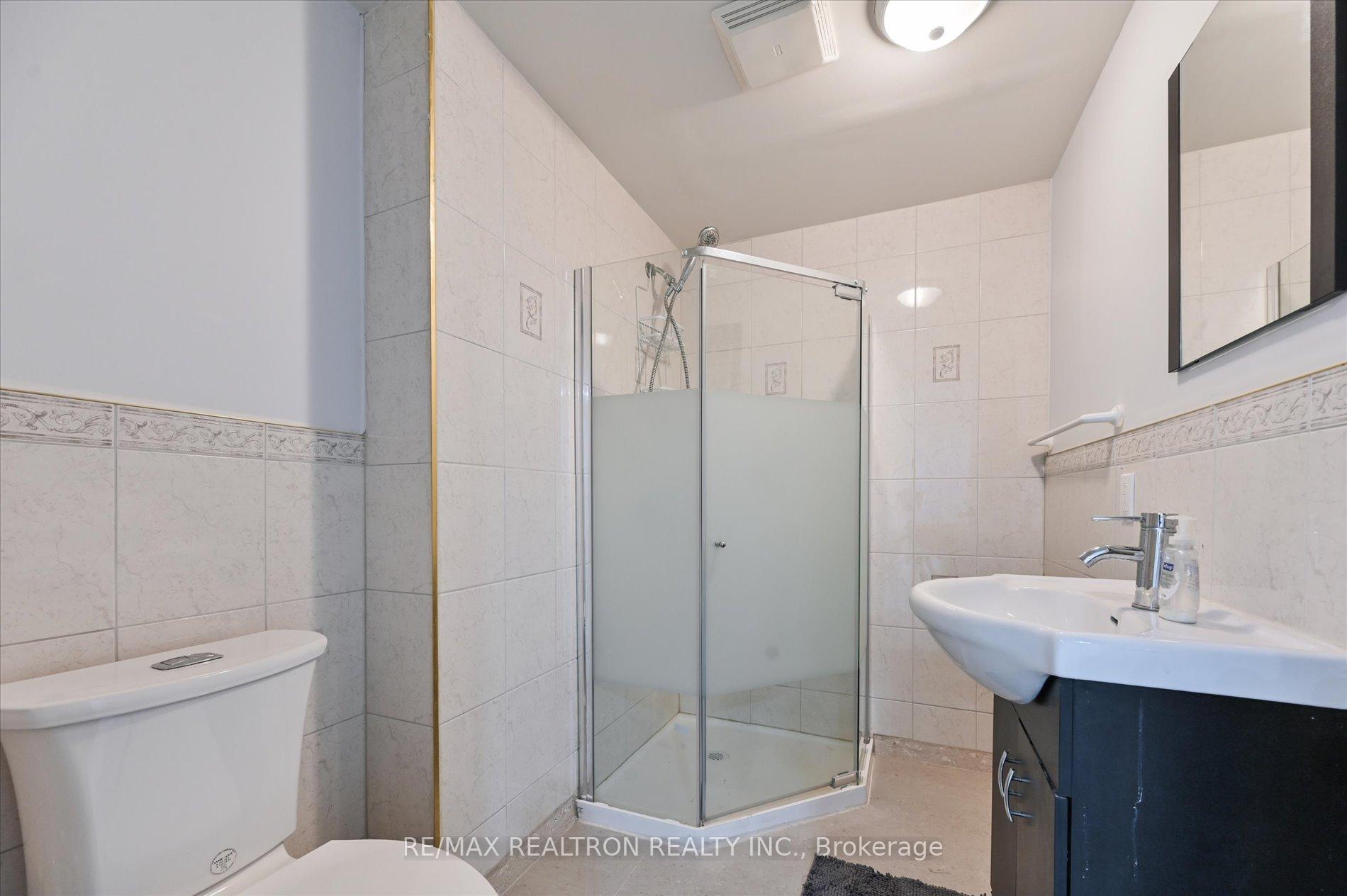 Photo 32 of 51 Harry Blaylock Drive, Markham, Greensborough — HOMEH