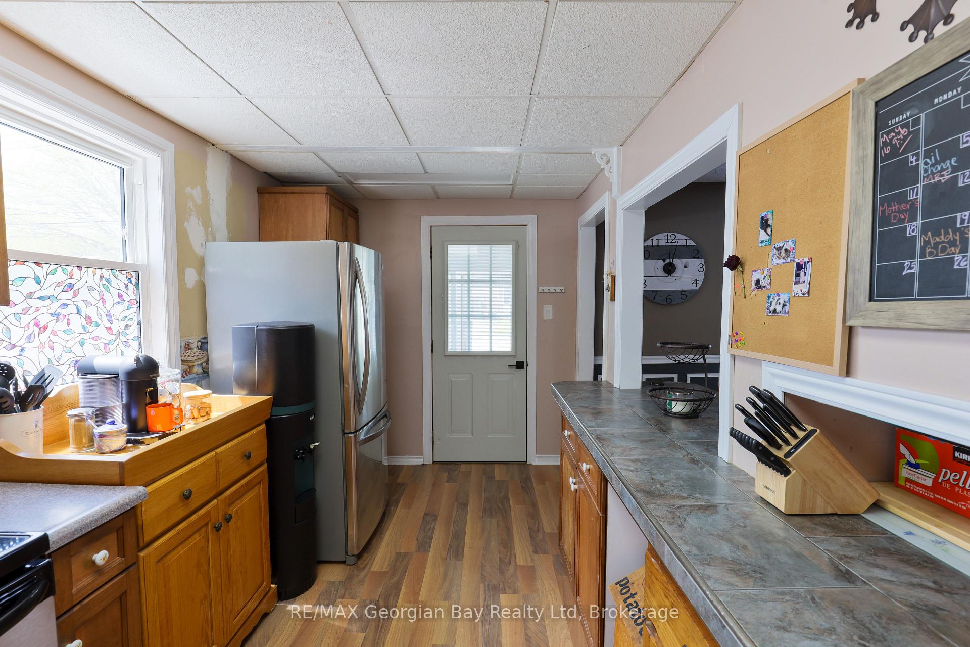 Photo 5 of 163 Eighth Street, Midland — HOMEH
