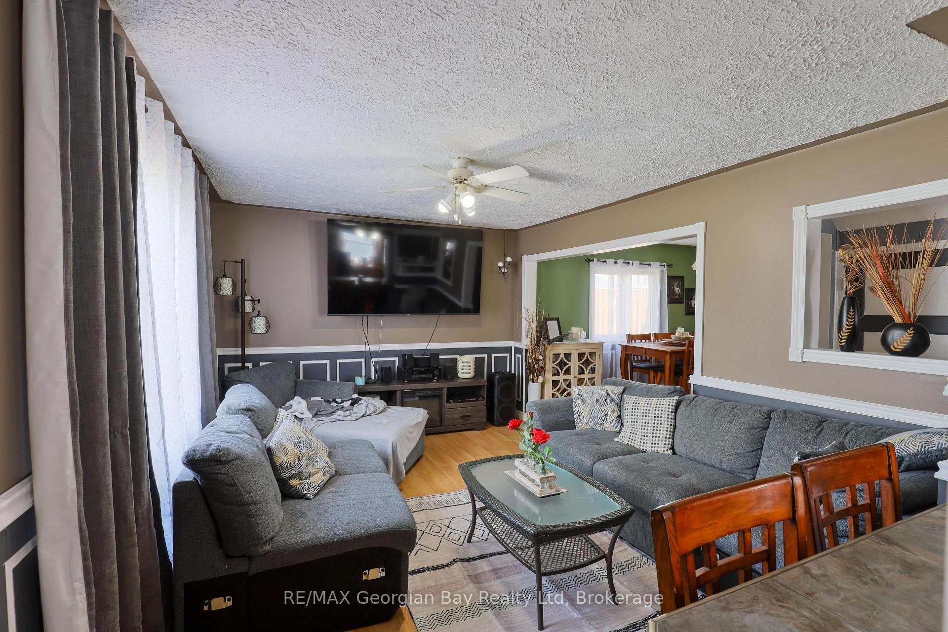 Photo 8 of 163 Eighth Street, Midland — HOMEH